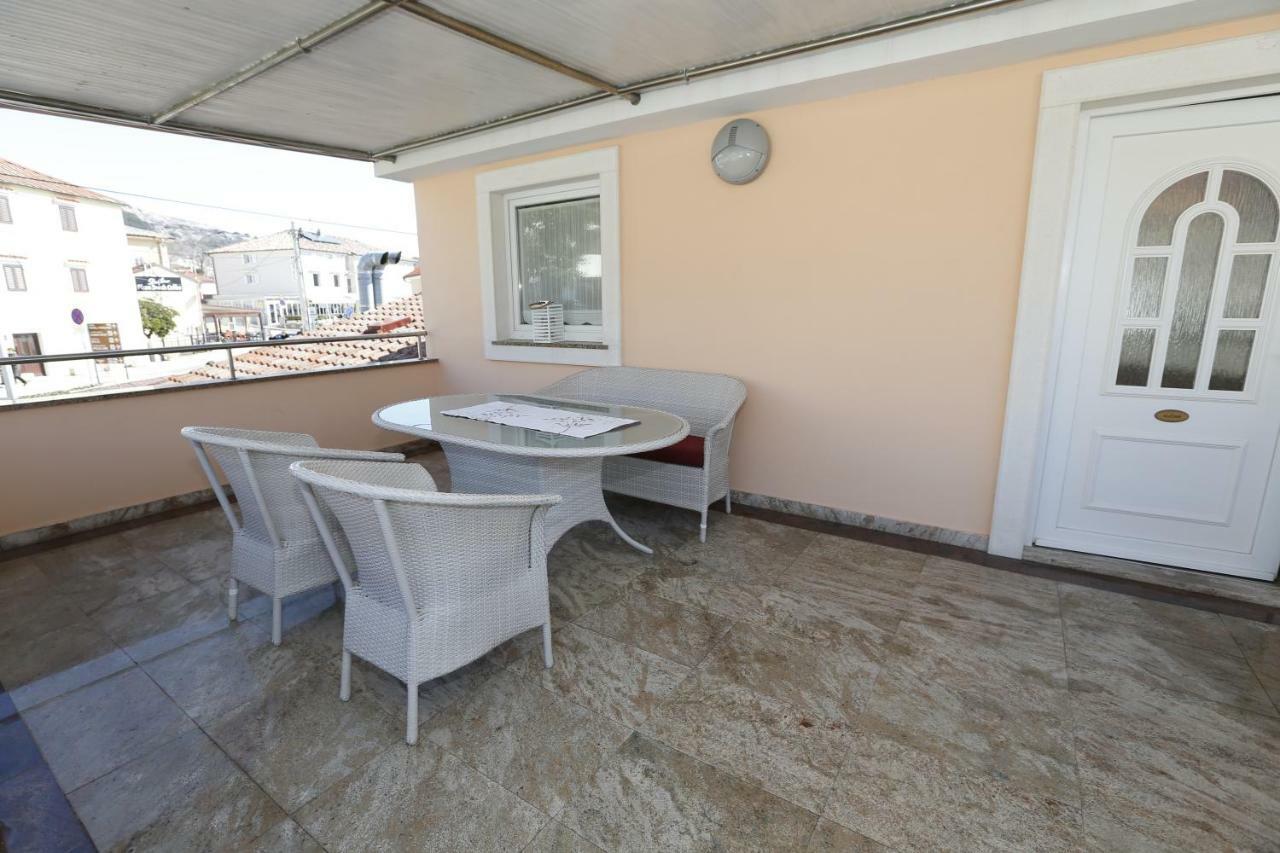 Apartment Bojan With Terrace And Sea View Baška Extérieur photo