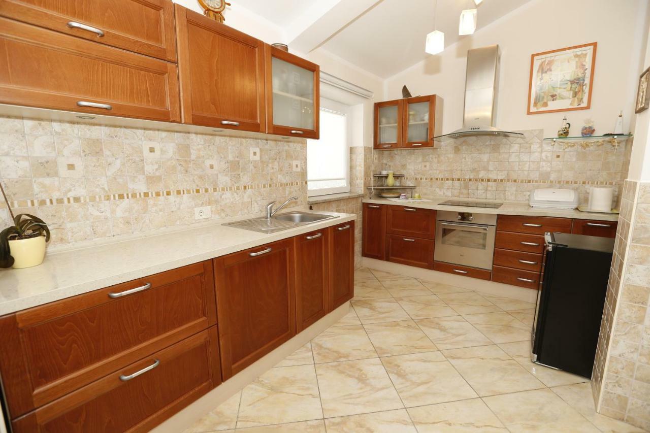 Apartment Bojan With Terrace And Sea View Baška Extérieur photo