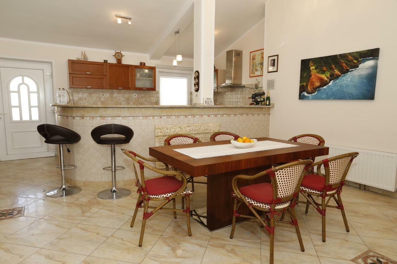 Apartment Bojan With Terrace And Sea View Baška Extérieur photo