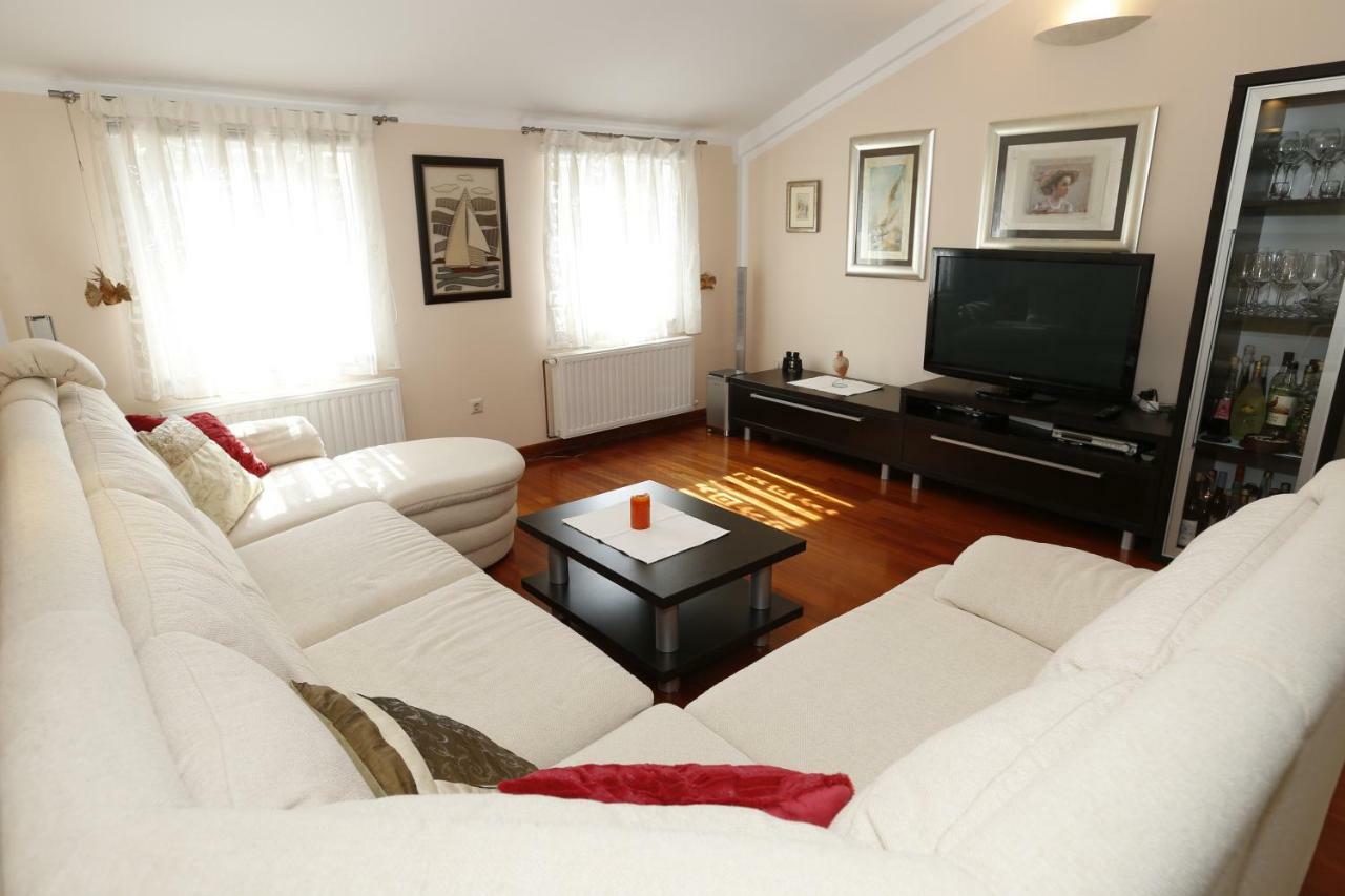 Apartment Bojan With Terrace And Sea View Baška Extérieur photo
