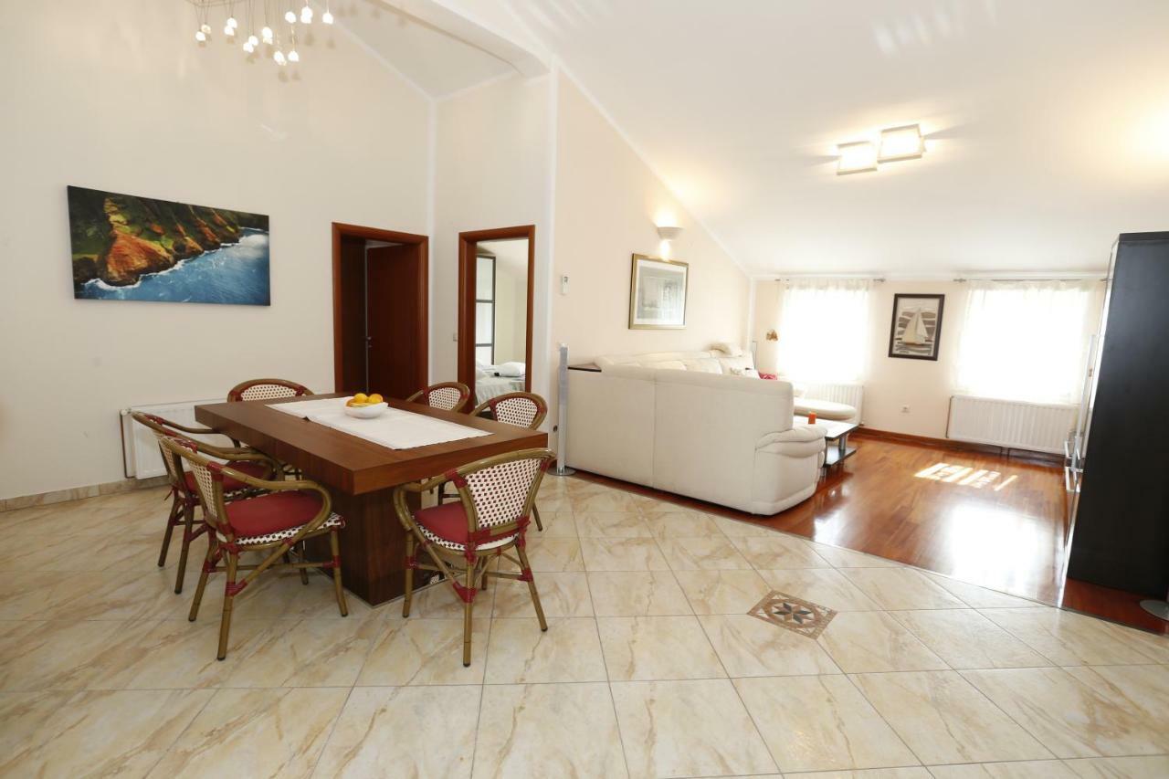 Apartment Bojan With Terrace And Sea View Baška Extérieur photo
