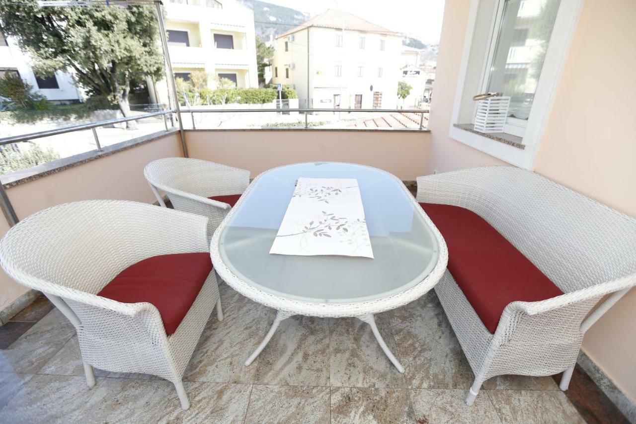 Apartment Bojan With Terrace And Sea View Baška Extérieur photo