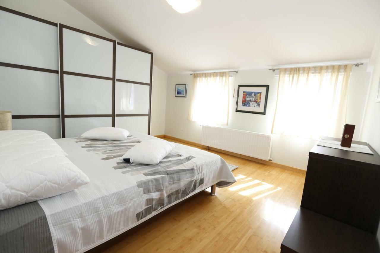 Apartment Bojan With Terrace And Sea View Baška Extérieur photo